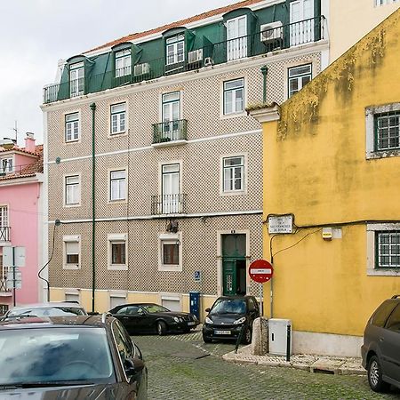 Lovelystay - Cozy 3Bdr Apartment In Estrela Lisboa Exterior foto