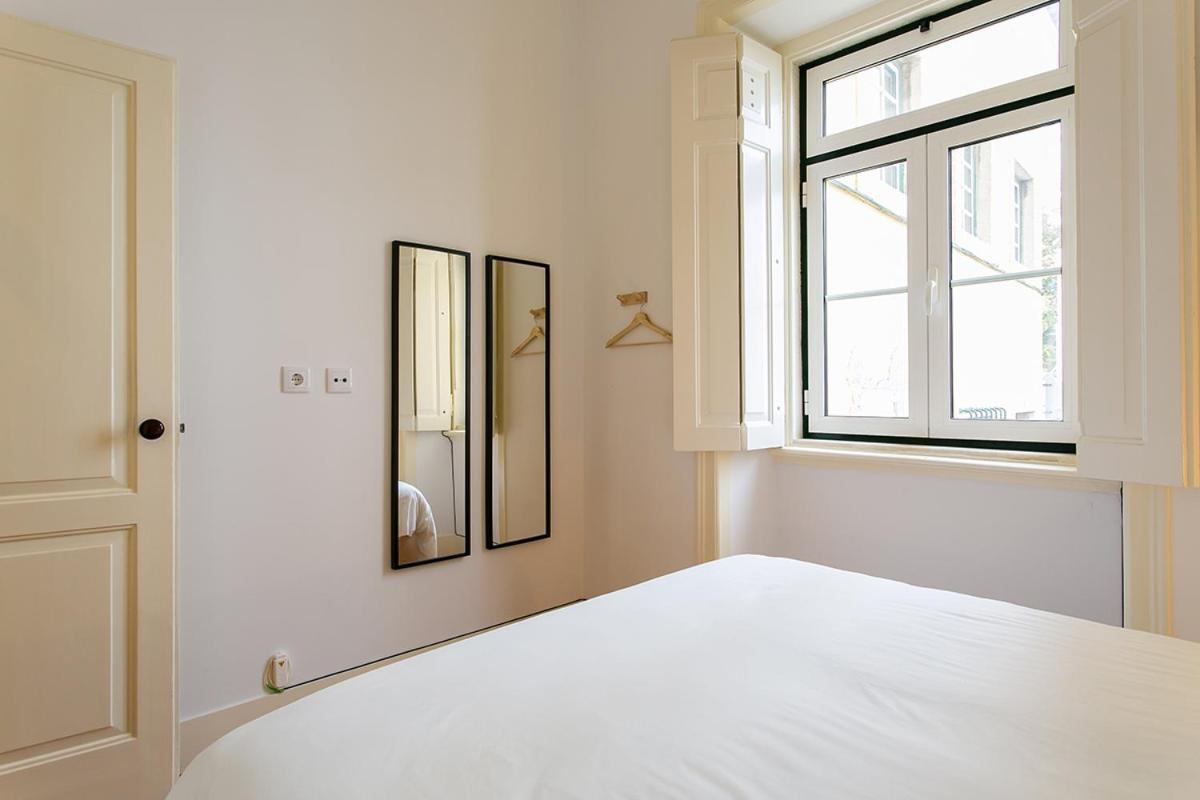 Lovelystay - Cozy 3Bdr Apartment In Estrela Lisboa Exterior foto