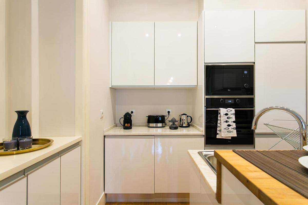 Lovelystay - Cozy 3Bdr Apartment In Estrela Lisboa Exterior foto
