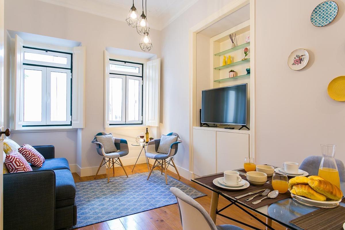 Lovelystay - Cozy 3Bdr Apartment In Estrela Lisboa Exterior foto