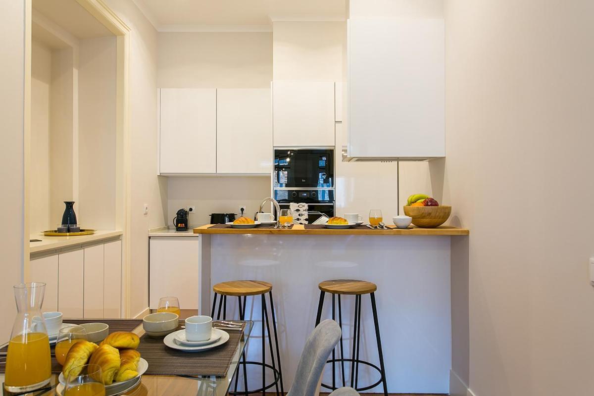 Lovelystay - Cozy 3Bdr Apartment In Estrela Lisboa Exterior foto