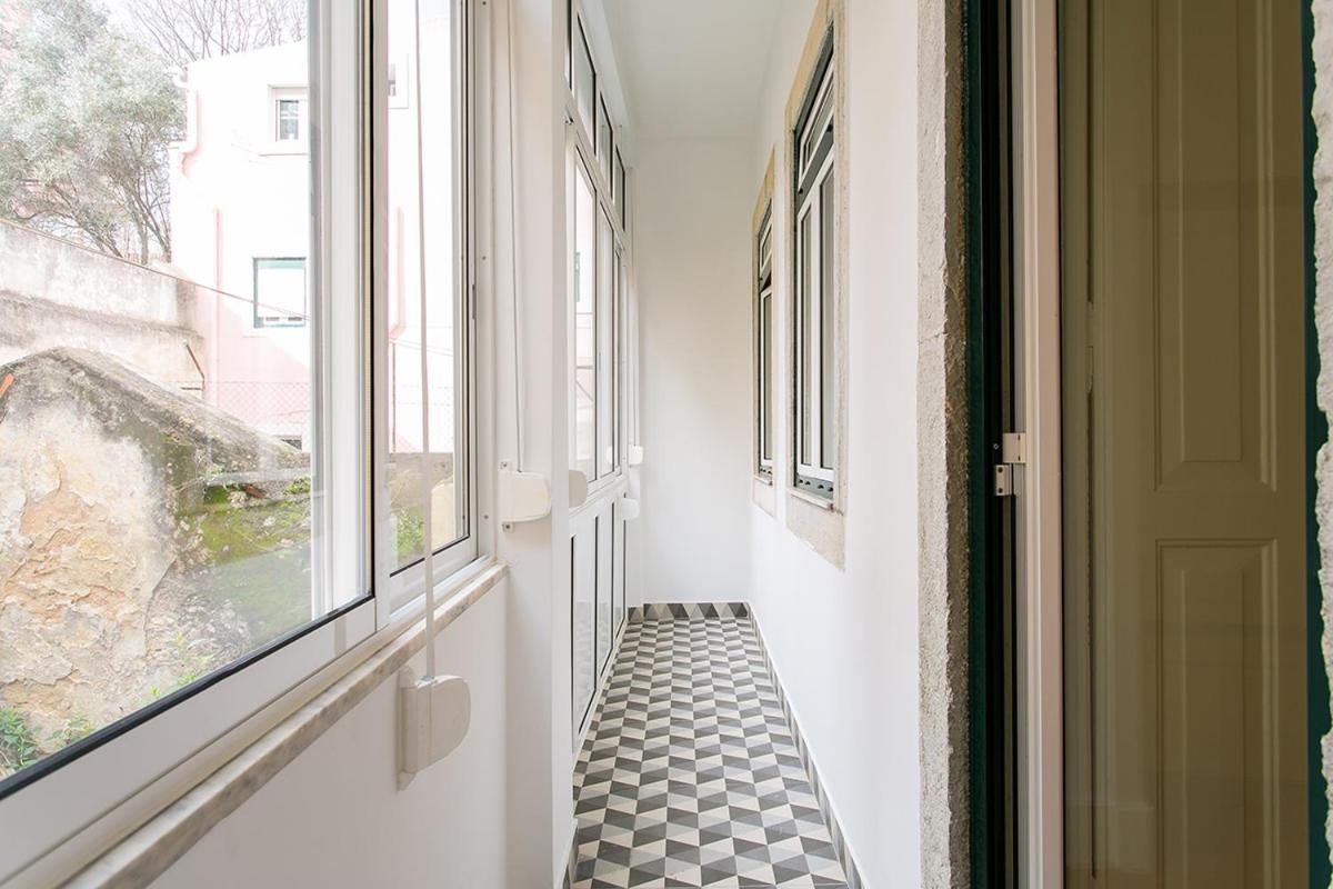 Lovelystay - Cozy 3Bdr Apartment In Estrela Lisboa Exterior foto