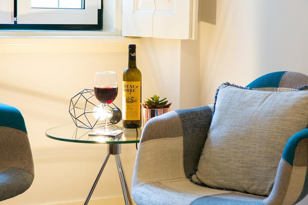 Lovelystay - Cozy 3Bdr Apartment In Estrela Lisboa Exterior foto