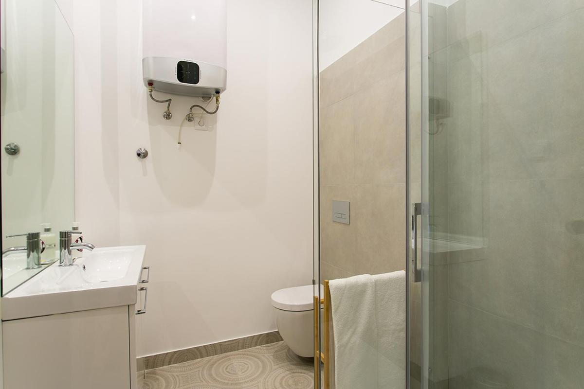 Lovelystay - Cozy 3Bdr Apartment In Estrela Lisboa Exterior foto